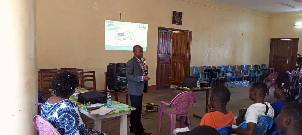 Les Pairs Educateurs se sont réunis le 18 juin 2023 au Centre Universitaire Catholique (CCU) de Bangui pour une séance de travail avec la Fondation Dénis MUKWEGE