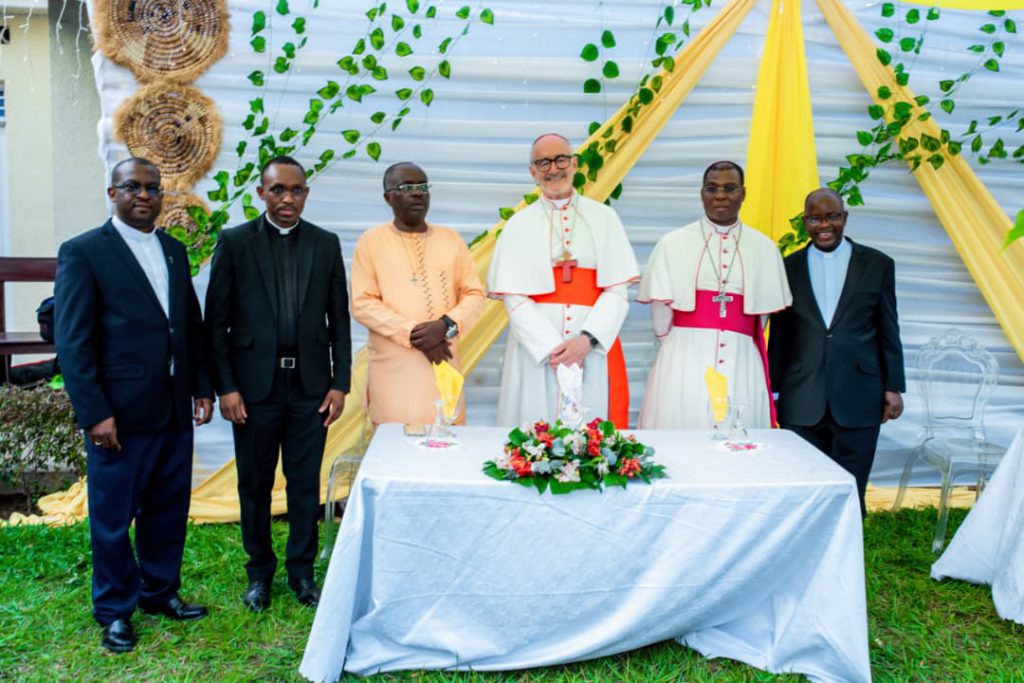 (From Left to Right) Fr. Ismael Matambura SJ., AJAN Director , Fr. Pascal Nduwimana, SYM Executive Director, Fr. Désiré Yamuremye, His Eminence Cardinal Michael Czerny, Prefect of the Dicastery for Promoting Integral Human Development at the Vatican, Apostolic Nuncio to Burundi, Monsignor Dieudonné Datonou and Fr. Fabien Gasigwa, Provincial of the Rwanda-Burundi Jesuit Province.