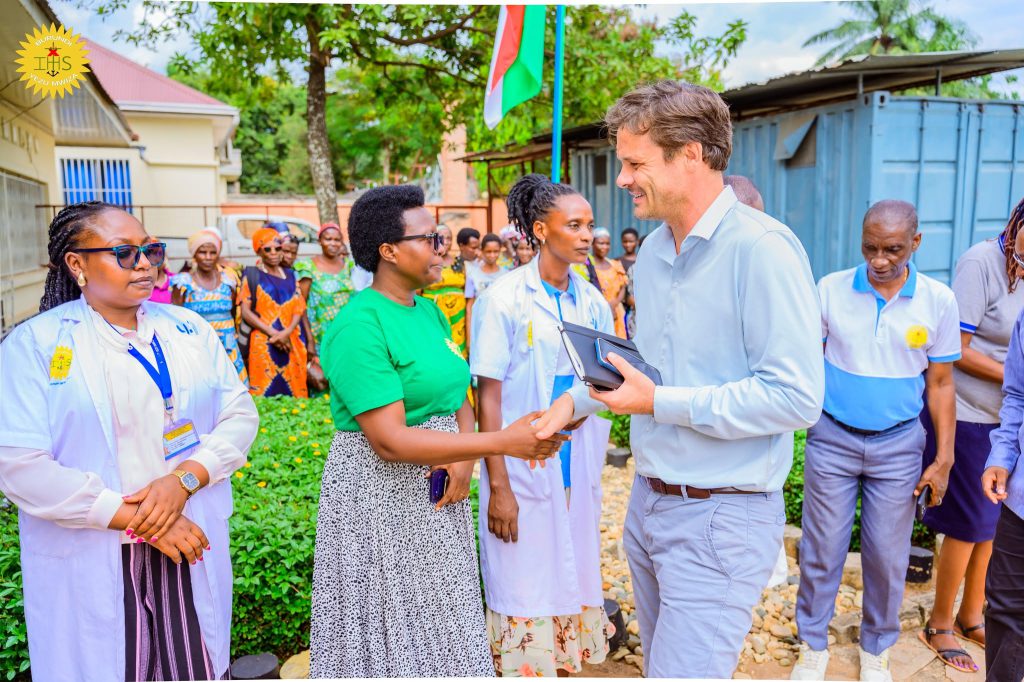 Mr. Vincent Curis, representing the French Embassy in Burundi, visits Service Yezu Mwiza (SYM), where he was warmly welcomed by Fr. Pascal BIHORUBUSA, SJ, Director of SYM, together with staff and beneficiaries. The visit highlighted the shared commitment to supporting sustainable livelihoods and empowering local communities.